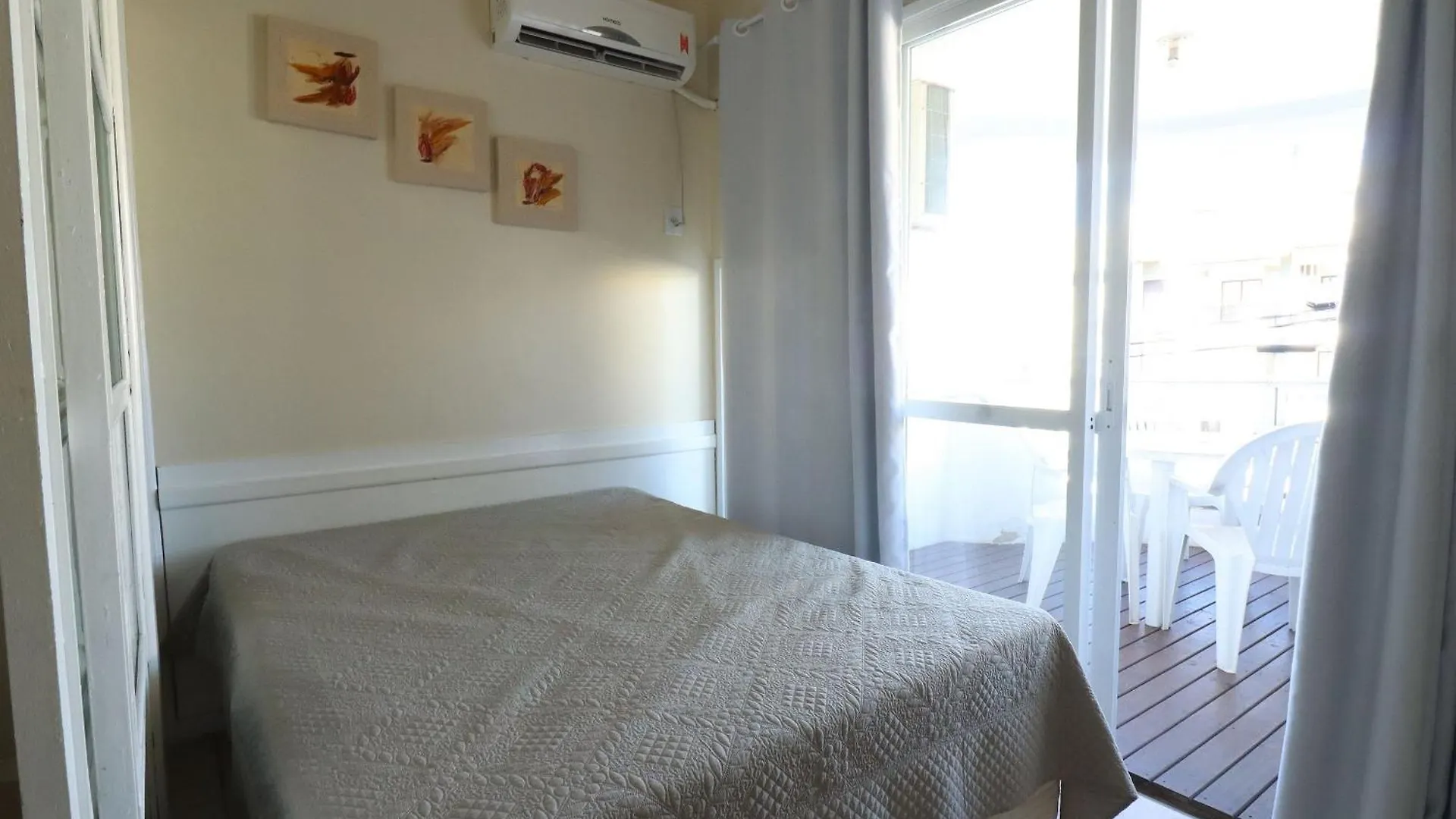 Apto A 30M Do Mar E Wi-Fi Para 6 Pessoas - Hb33F Florianopolis 0*,  Brazil